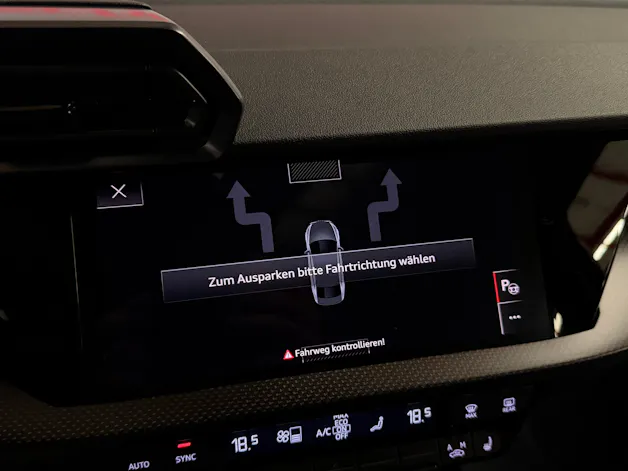 AUDI RS3 Limousine 2.5 TSI quattro S-tronic Schalensitze