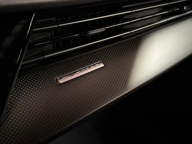 AUDI RS3 Limousine 2.5 TSI quattro S-tronic Schalensitze