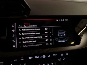 AUDI RS3 Limousine 2.5 TSI quattro S-tronic Schalensitze