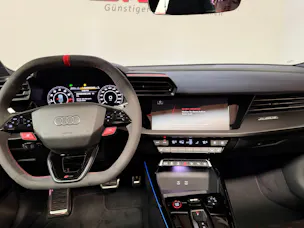 AUDI RS3 Limousine 2.5 TSI quattro S-tronic Schalensitze