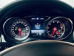 MERCEDES-BENZ GLA 250 AMG Line Swiss Star 4Matic 7G-DCT