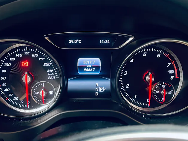 MERCEDES-BENZ GLA 250 AMG Line Swiss Star 4Matic 7G-DCT