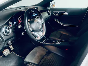 MERCEDES-BENZ GLA 250 AMG Line Swiss Star 4Matic 7G-DCT