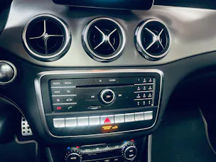 MERCEDES-BENZ GLA 250 AMG Line Swiss Star 4Matic 7G-DCT