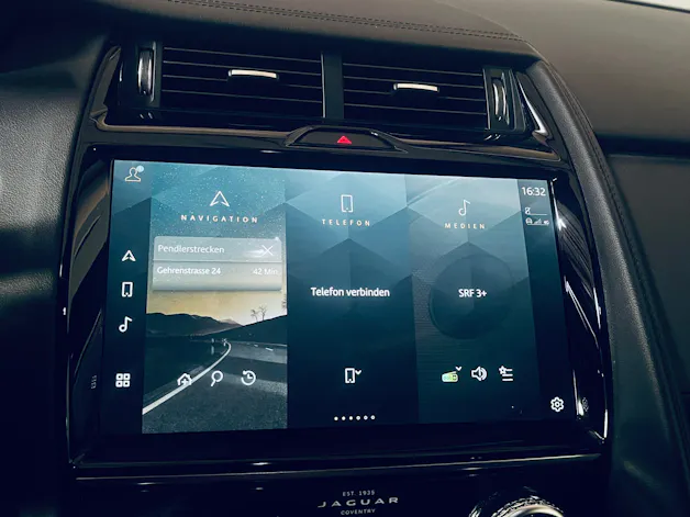 Jaguar E-Pace 2.0 P250 R-Dynamic AWD