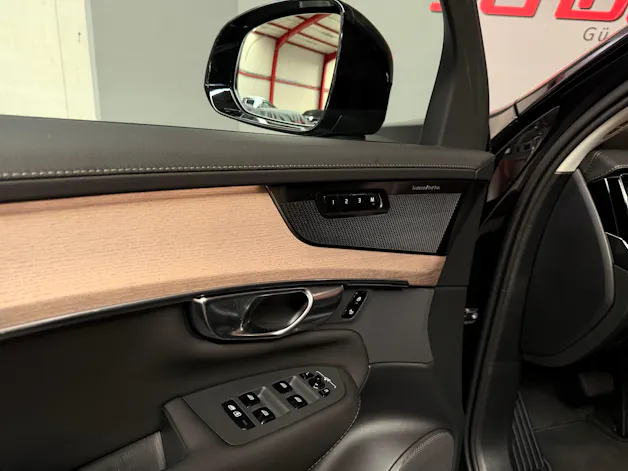 VOLVO XC90 T8 eAWD PluginHybrid Plus Dark Geartronic