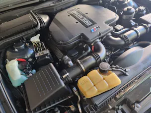 BMW M5 V8