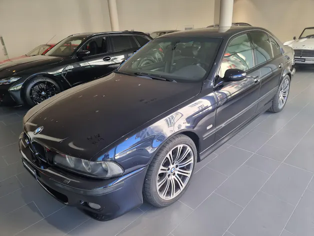 BMW M5 V8