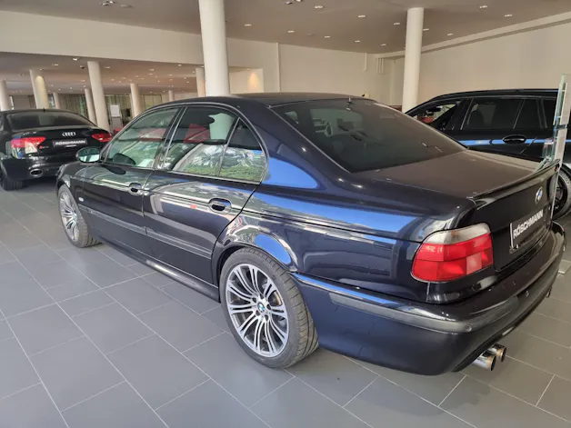 BMW M5 V8