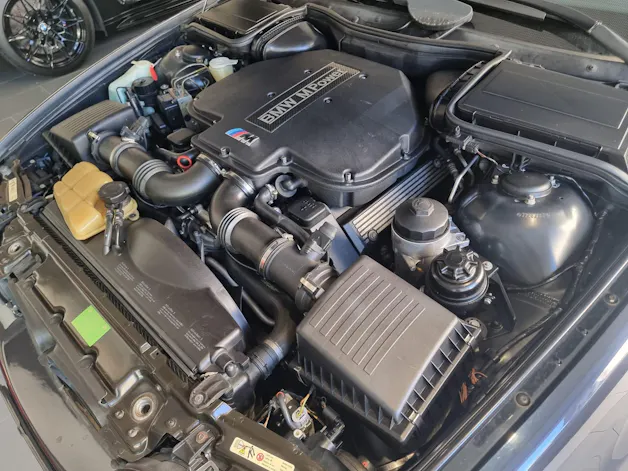 BMW M5 V8