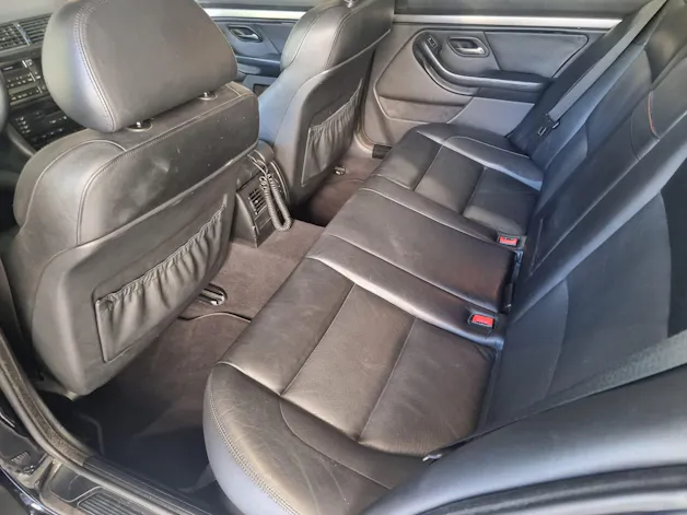 BMW M5 V8