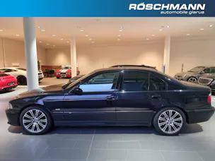 BMW M5 V8
