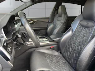 AUDI SQ8 TFSI quattro tiptronic