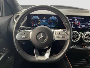 MERCEDES-BENZ EQA 350 AMG Line 4MATIC