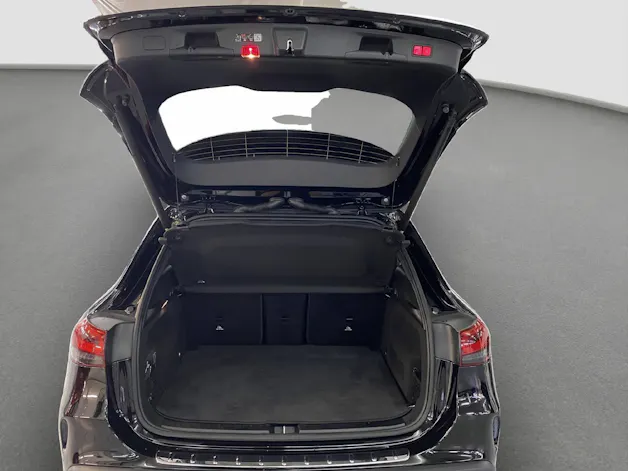 MERCEDES-BENZ EQA 350 AMG Line 4MATIC