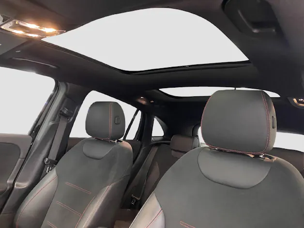 MERCEDES-BENZ EQA 350 AMG Line 4MATIC