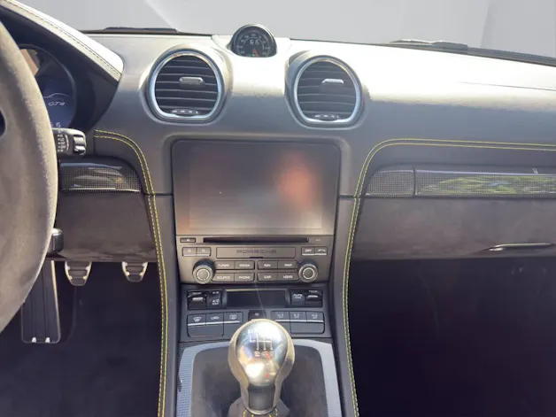 PORSCHE 718 Cayman GT4