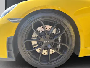 PORSCHE 718 Cayman GT4
