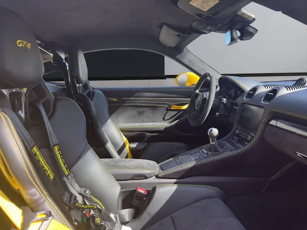 PORSCHE 718 Cayman GT4