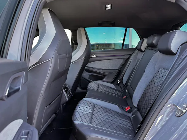 VW Golf 1.5 eTSI mHEV ACT R-Line DSG