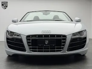 AUDI R8 Spyder 5.2 V10 Suzuka Gray Metallic R-Tronic
