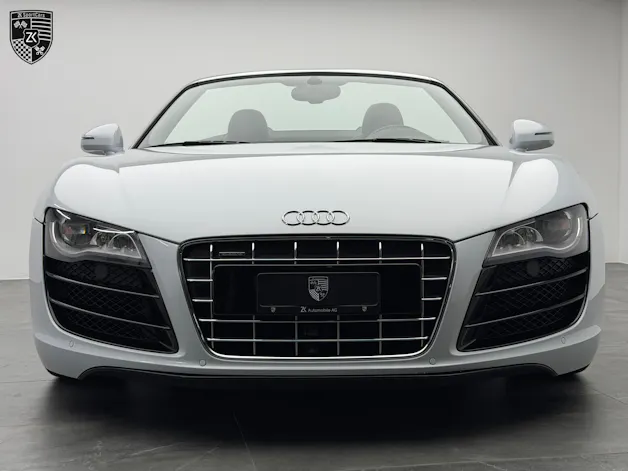 AUDI R8 Spyder 5.2 V10 Suzuka Gray Metallic R-Tronic