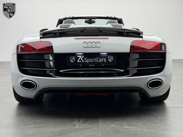 AUDI R8 Spyder 5.2 V10 Suzuka Gray Metallic R-Tronic