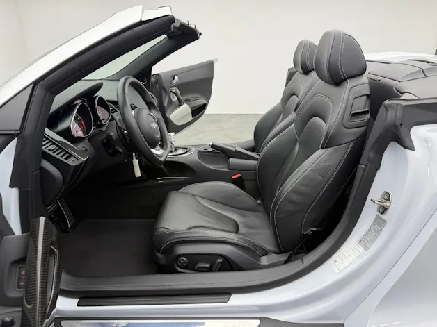 AUDI R8 Spyder 5.2 V10 Suzuka Gray Metallic R-Tronic