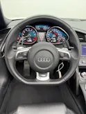 AUDI R8 Spyder 5.2 V10 Suzuka Gray Metallic R-Tronic