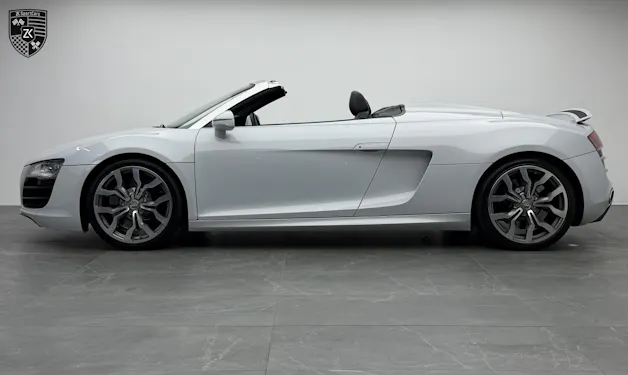 AUDI R8 Spyder 5.2 V10 Suzuka Gray Metallic R-Tronic