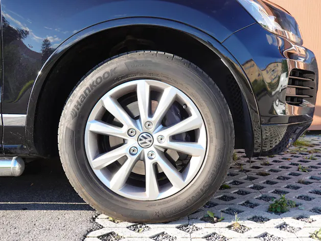 VW Touareg 3.0 TDI Tiptronic "*Véhicule Suisse * Attelage 3500 kg * Pack Confort* Interieur Cuir * Caméra 360 *"