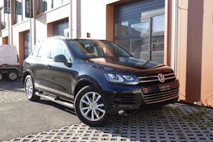 VW Touareg 3.0 TDI Tiptronic "*Véhicule Suisse * Attelage 3500 kg * Pack Confort* Interieur Cuir * Caméra 360 *"