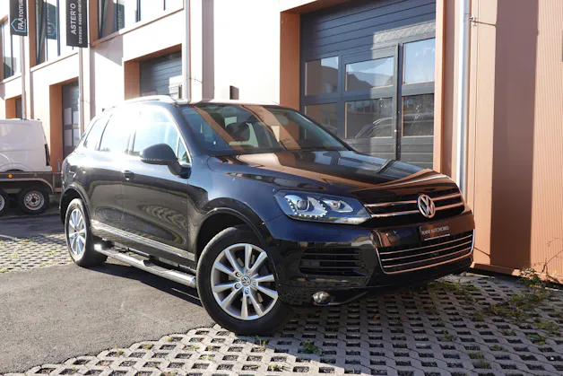 VW Touareg 3.0 TDI Tiptronic "*Véhicule Suisse * Attelage 3500 kg * Pack Confort* Interieur Cuir * Caméra 360 *"