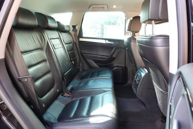 VW Touareg 3.0 TDI Tiptronic "*Véhicule Suisse * Attelage 3500 kg * Pack Confort* Interieur Cuir * Caméra 360 *"
