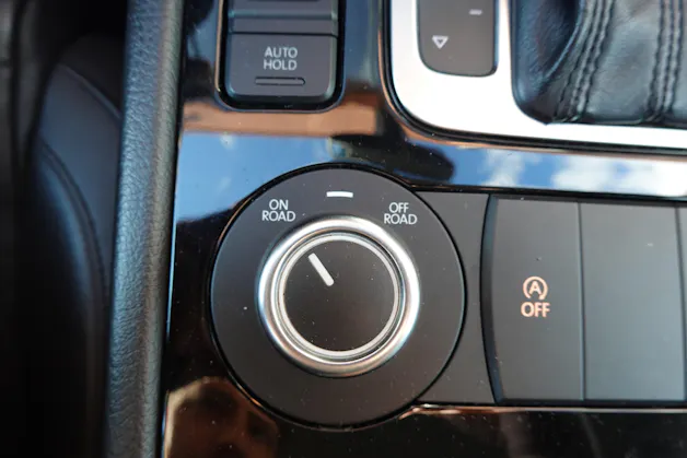 VW Touareg 3.0 TDI Tiptronic "*Véhicule Suisse * Attelage 3500 kg * Pack Confort* Interieur Cuir * Caméra 360 *"