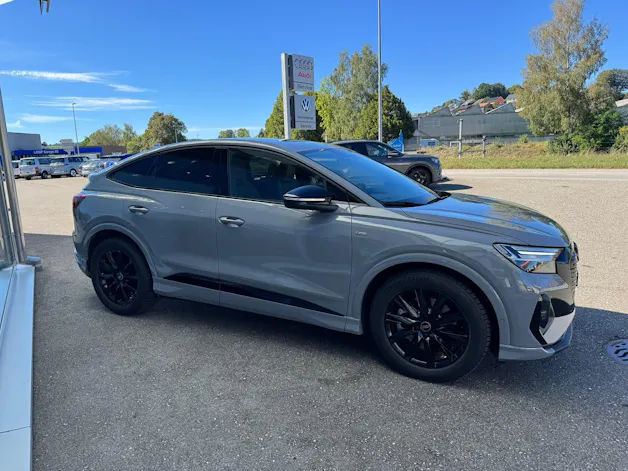 AUDI Q4 Sportback e-tron 45 Edition Swiss Ski quattro mit Black Edition & S-line Packet