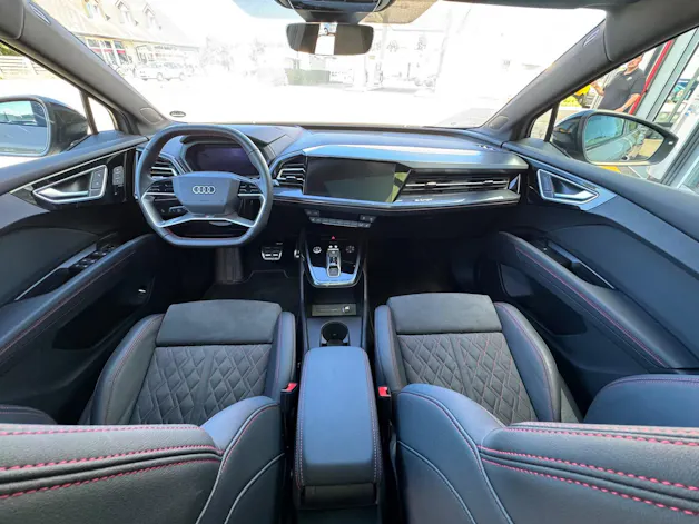 AUDI Q4 Sportback e-tron 45 Edition Swiss Ski quattro mit Black Edition & S-line Packet