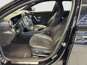 MERCEDES-BENZ A 200 AMG Line