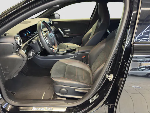 MERCEDES-BENZ A 200 AMG Line