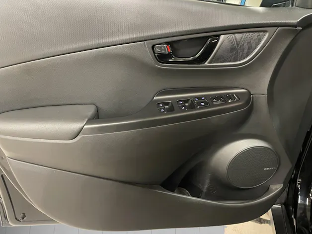 HYUNDAI Kona 1.0 T-GDi Amplia 2WD