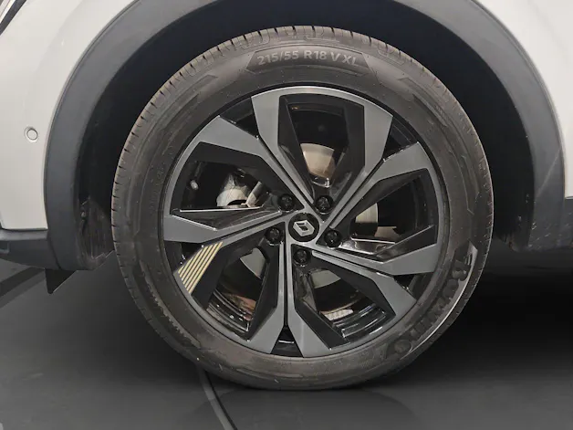 RENAULT Arkana 1.6 E-Tech Engineered