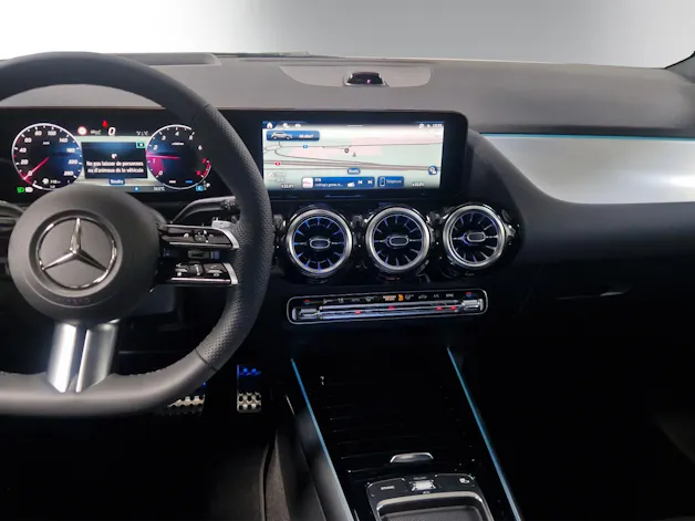 MERCEDES-BENZ GLA 200 Night Star 7G-DCT