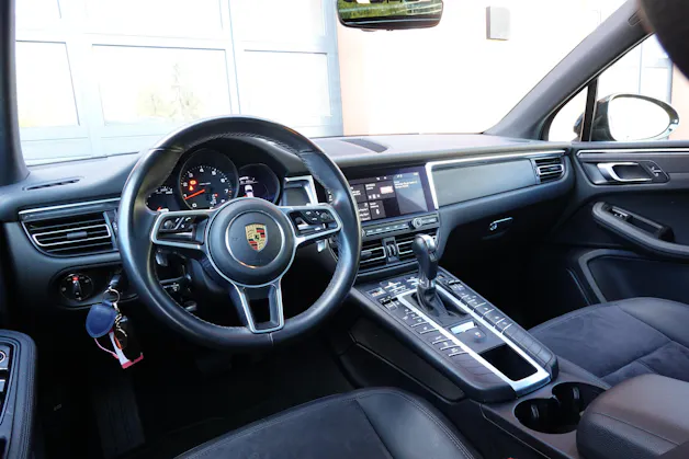 PORSCHE Macan PDK "* CH Auto * Sièges Chauffants * Tempomat Adaptatif * Caméra + Capteurs * Phares LED *"