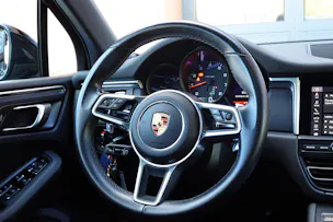 PORSCHE Macan PDK "* CH Auto * Sièges Chauffants * Tempomat Adaptatif * Caméra + Capteurs * Phares LED *"