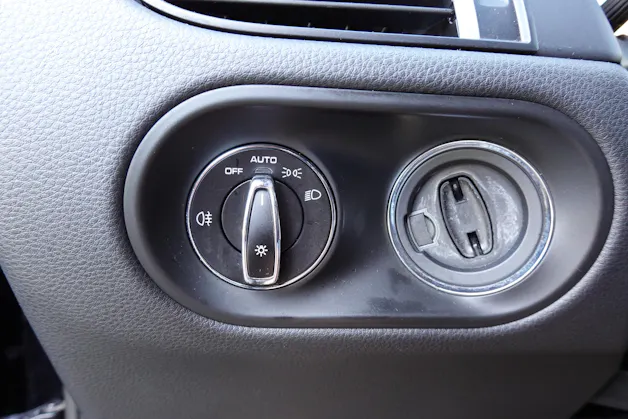 PORSCHE Macan PDK "* CH Auto * Sièges Chauffants * Tempomat Adaptatif * Caméra + Capteurs * Phares LED *"