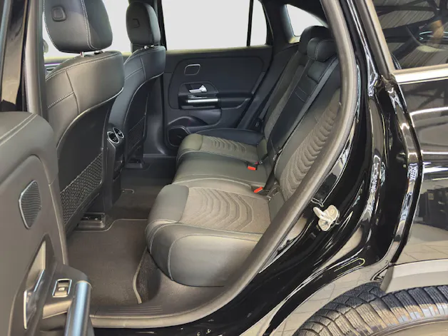 MERCEDES-BENZ EQA 300 Swiss Star Progressive 4MATIC