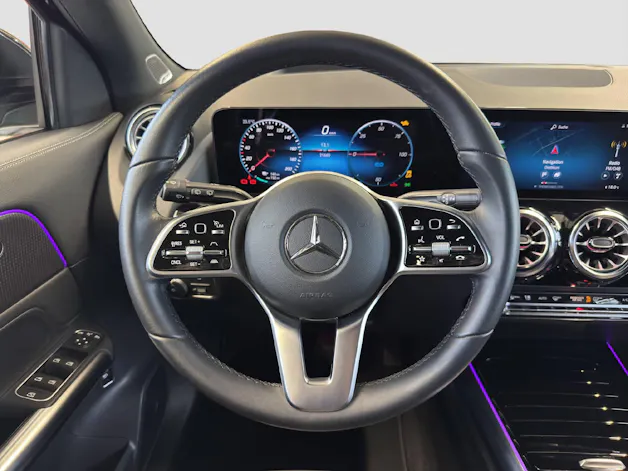 MERCEDES-BENZ EQA 300 Swiss Star Progressive 4MATIC