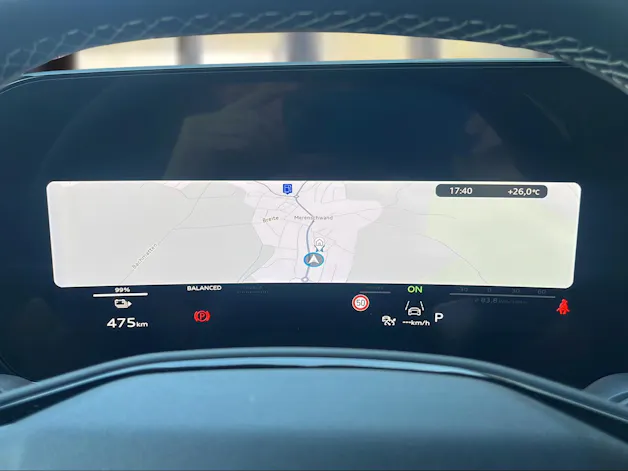 AUDI Q4 e-tron SUV quattro performance Swiss Ski Mythosschwarz Metallic