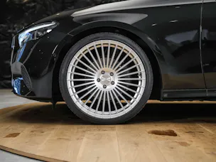 MERCEDES-BENZ E 200 9G-Tronic *Werksgarantie*21" Felgen*Ambientebeleuchtung*