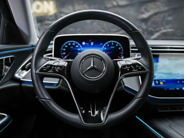 MERCEDES-BENZ E 200 9G-Tronic *Werksgarantie*21" Felgen*Ambientebeleuchtung*